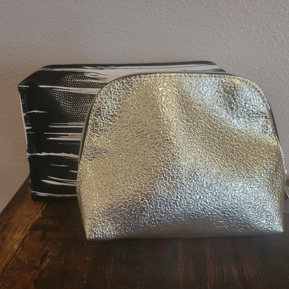 Set Of 2 Estee Lauder Make-up Bags. 1 Black and White 2nd Gold, Textured Bags